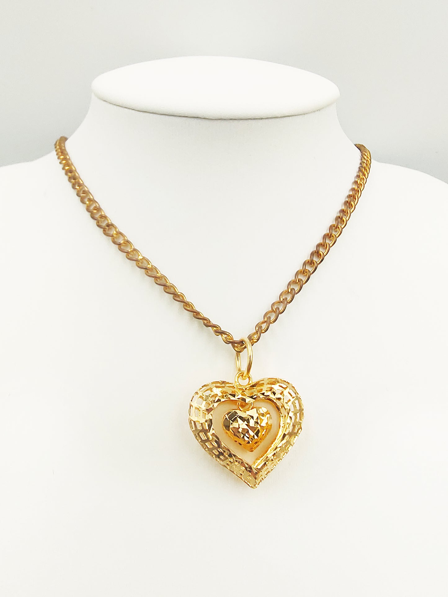 916 Dangling Heart Pendant