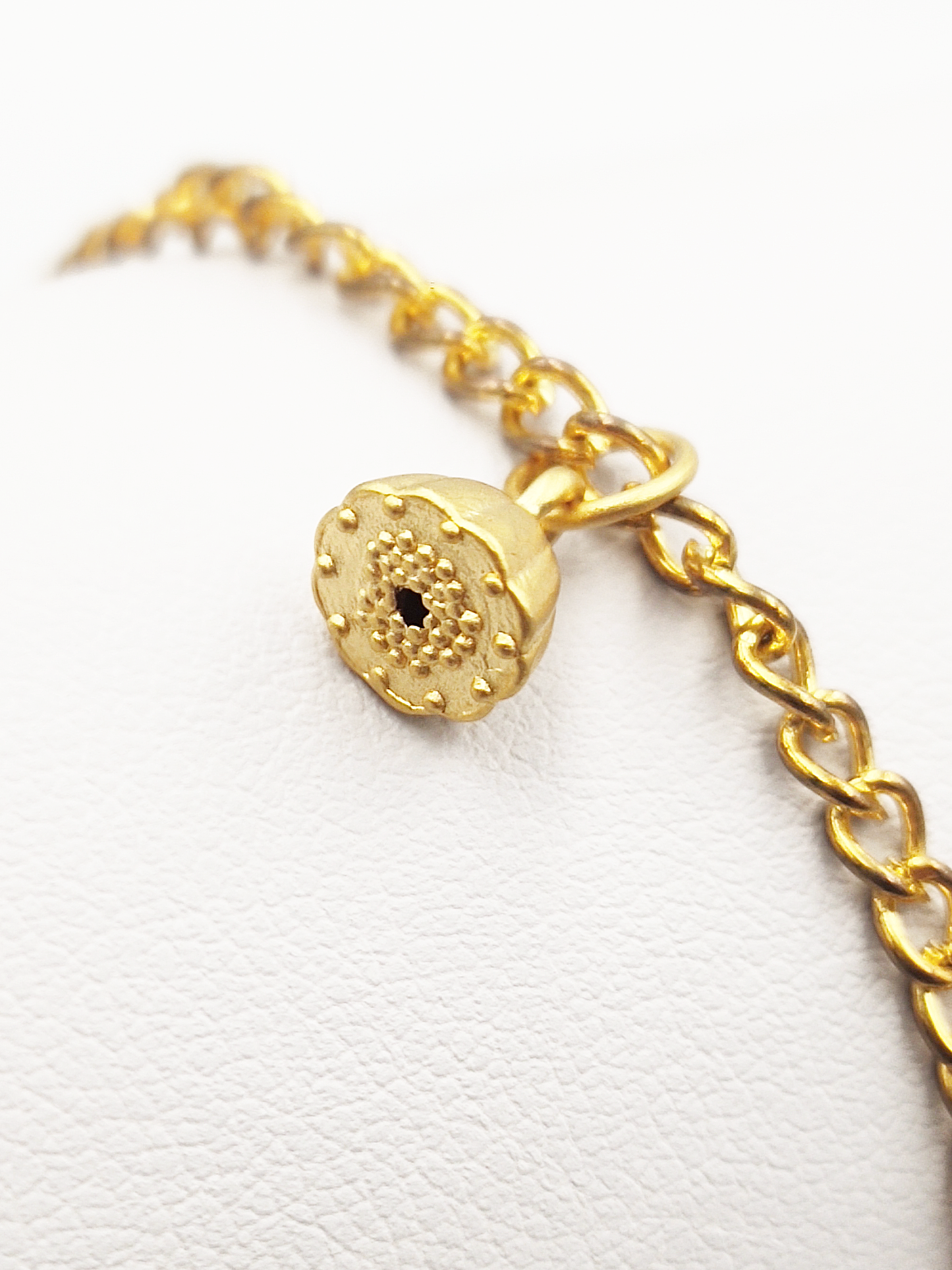 999 (5G) Lotus Pendant