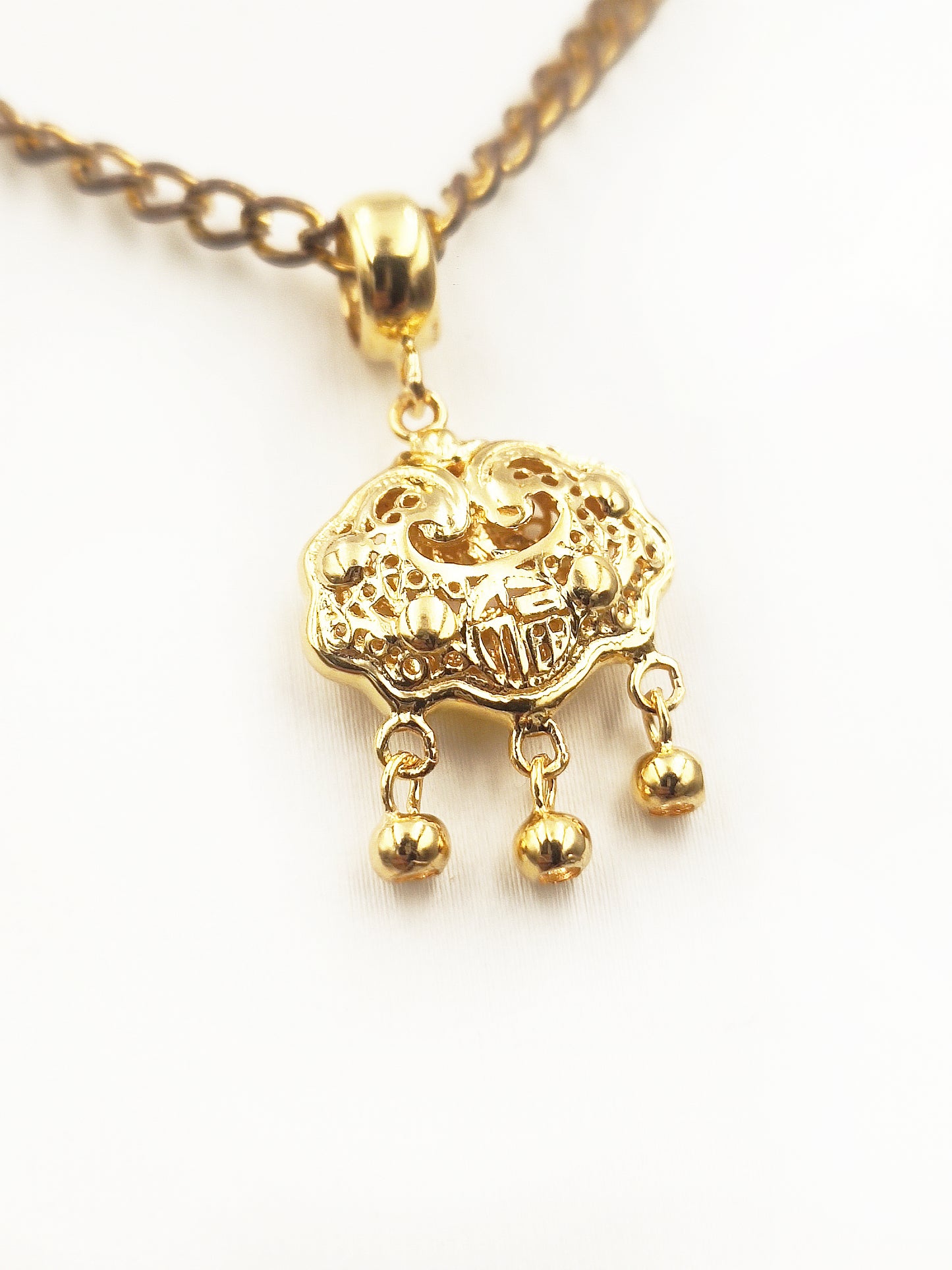 916 Dangling Longevity Lock Pendant