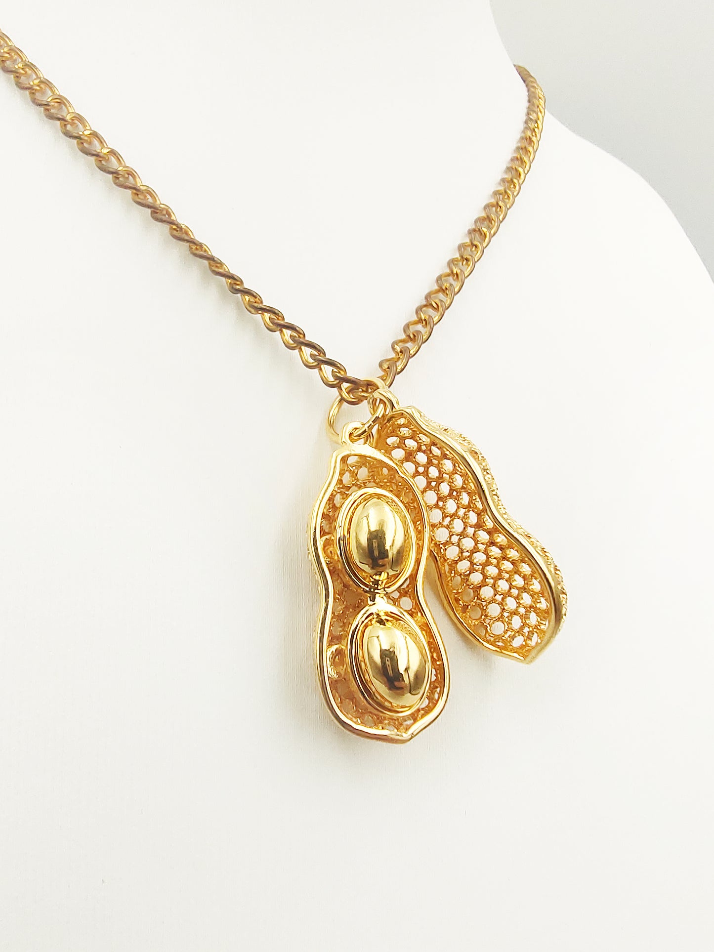 916 Peanut (Open) Pendant