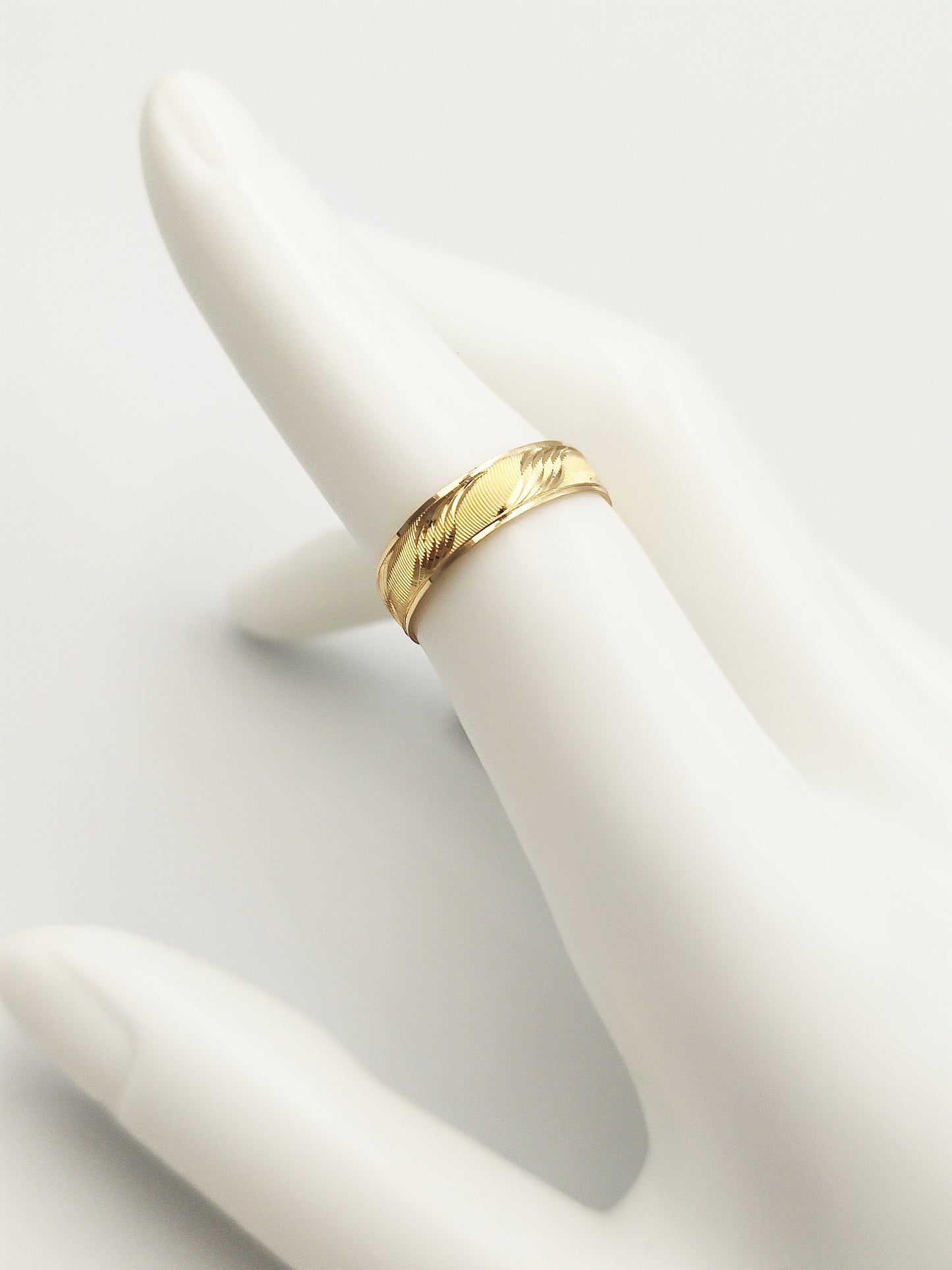 916 Gold Feather Ring