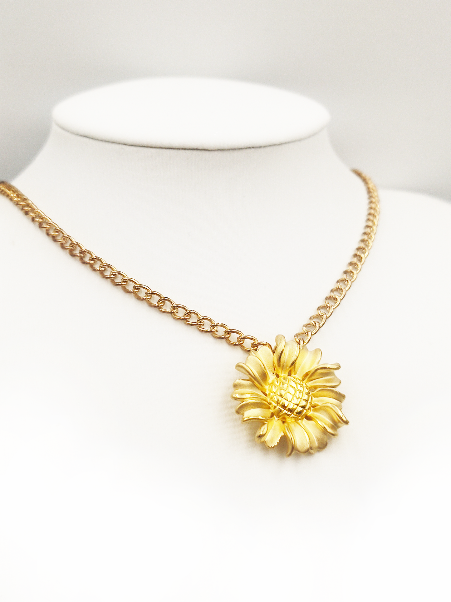 999 (5G) Sunflower Pendant