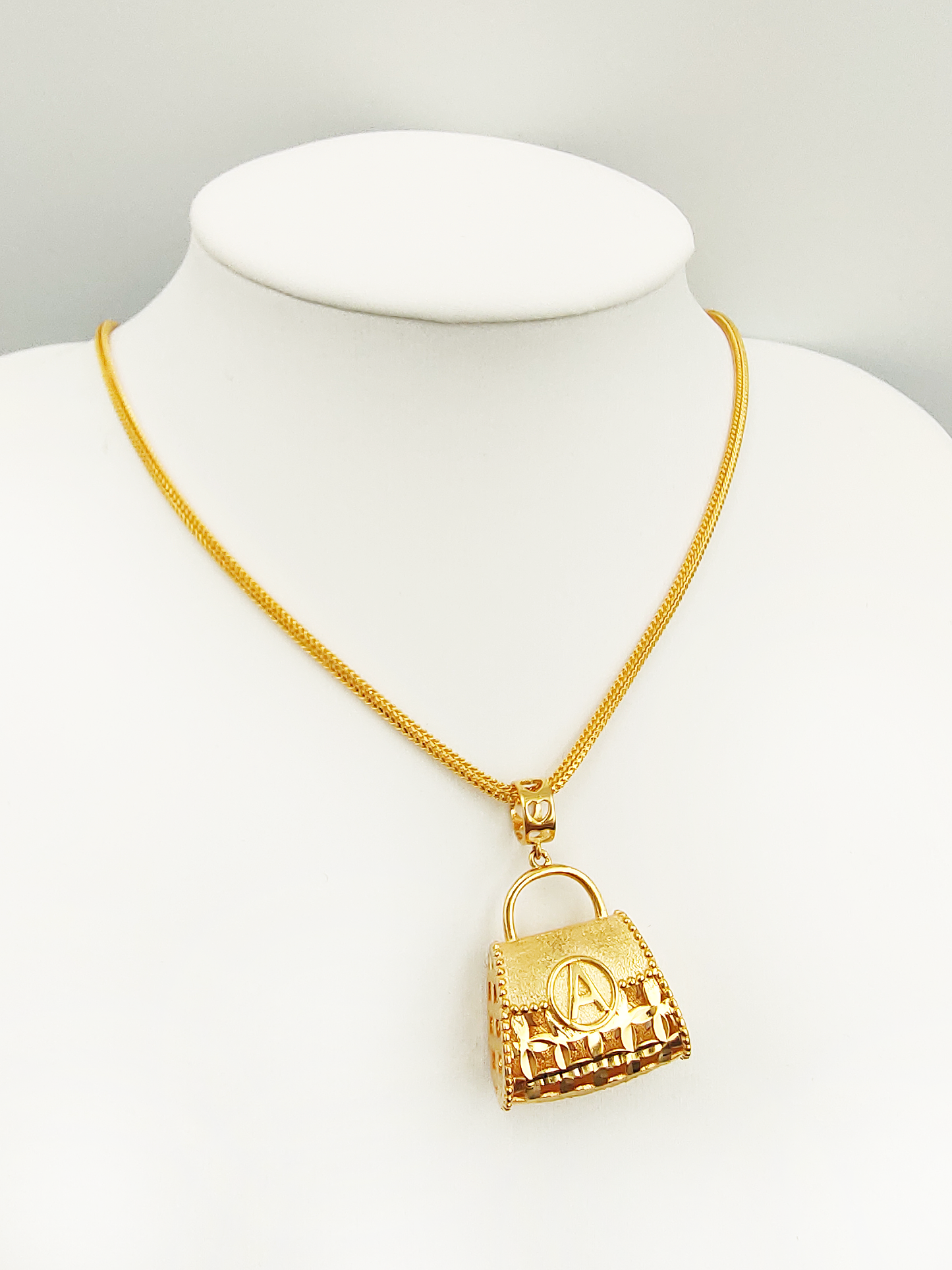916 A Handbag Pendant