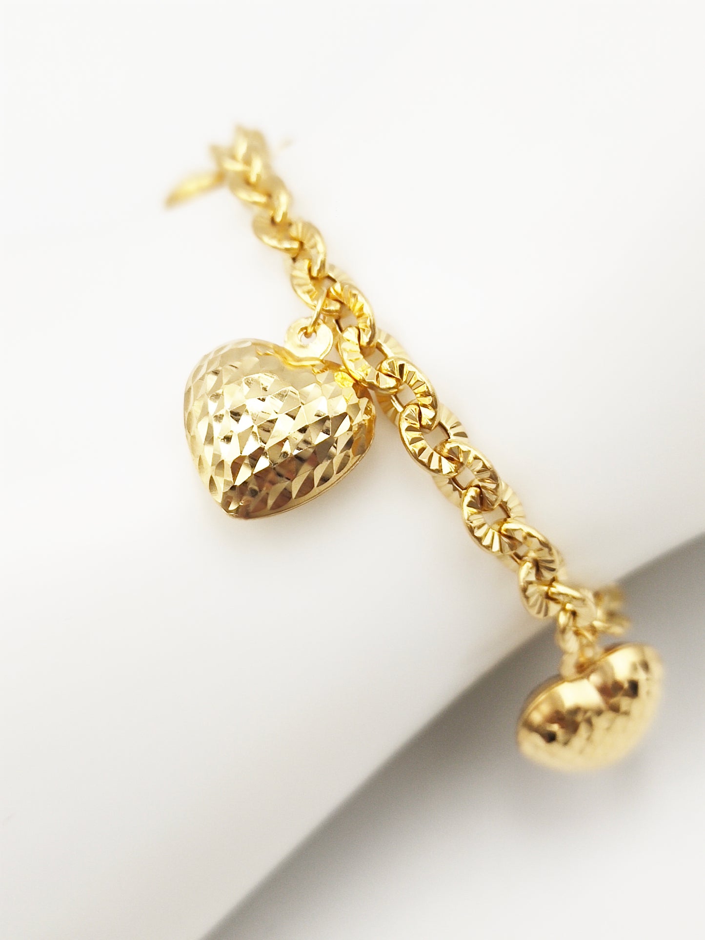 916 Sunflower 5 Heart Dangling Bracelet