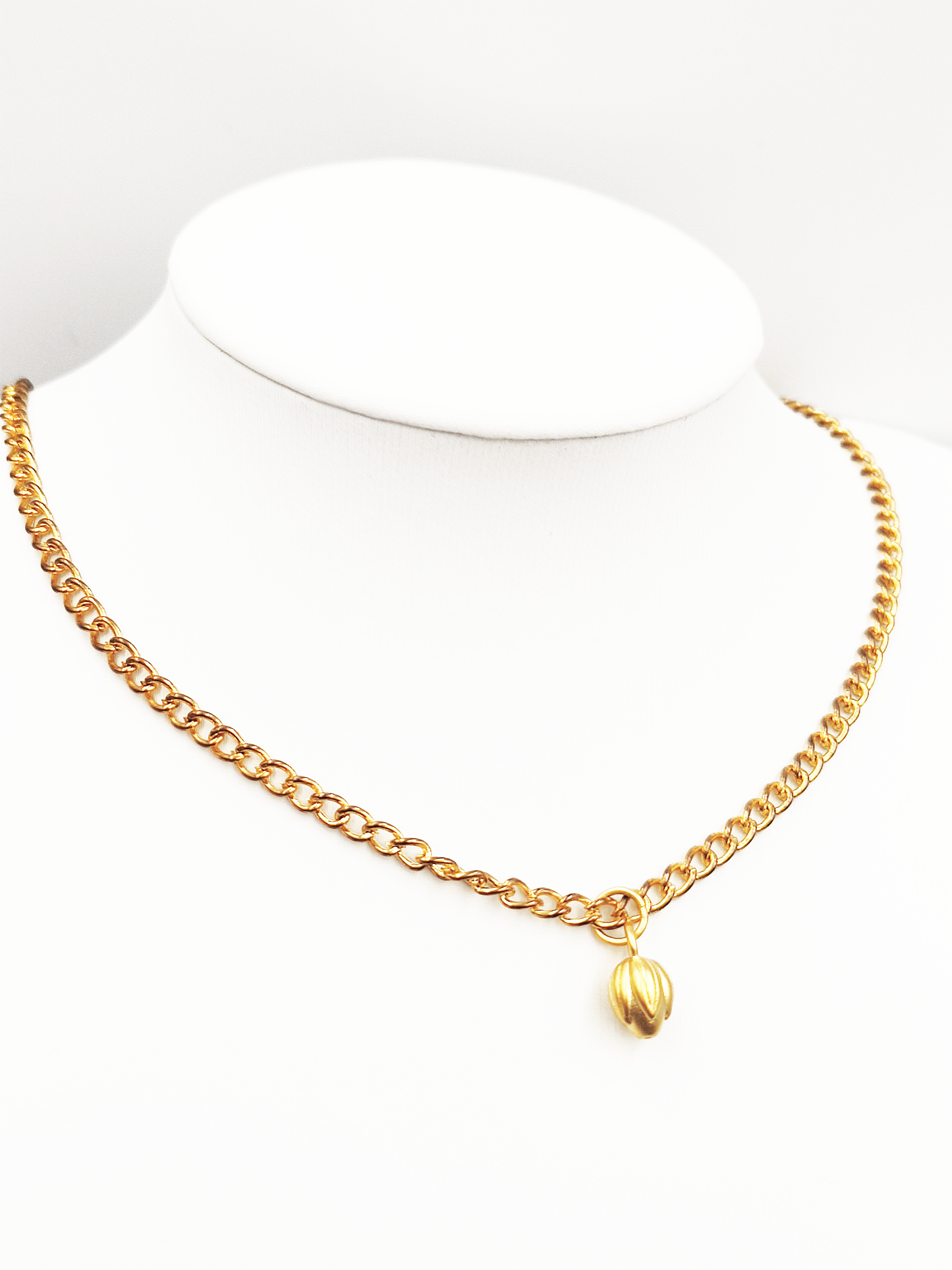 999 (5G) Lotus Pendant