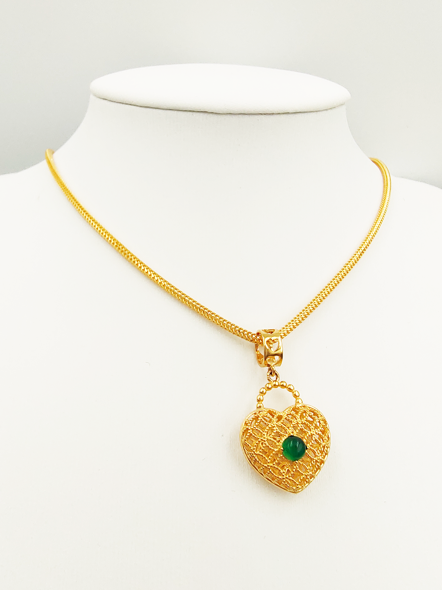 916 heart with green pendant