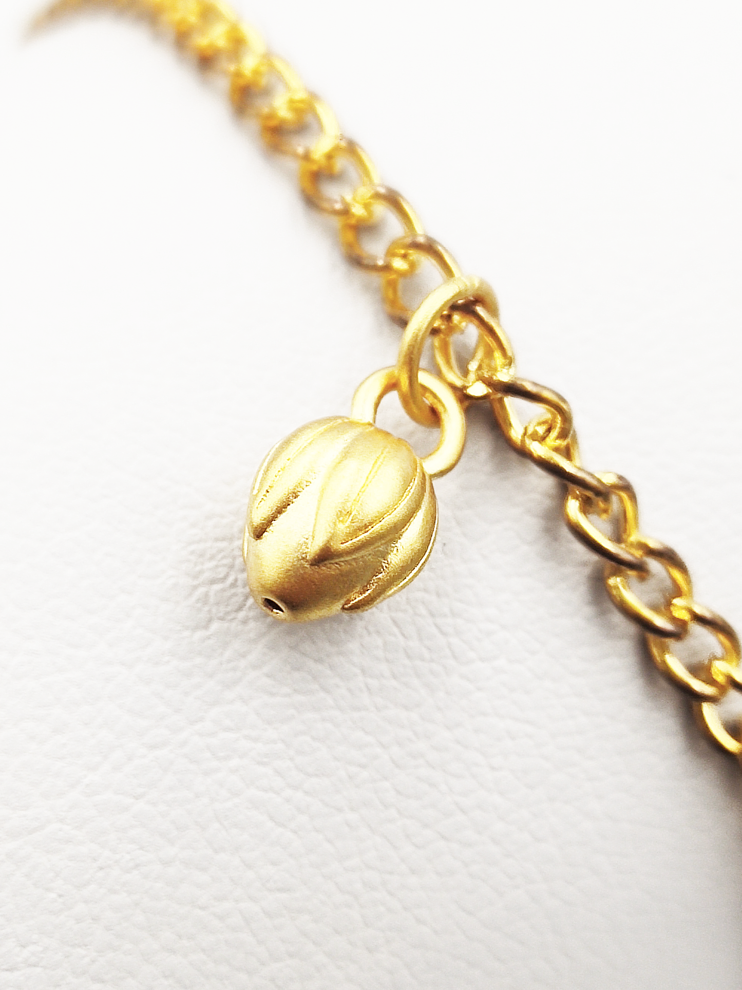 999 (5G) Lotus Pendant