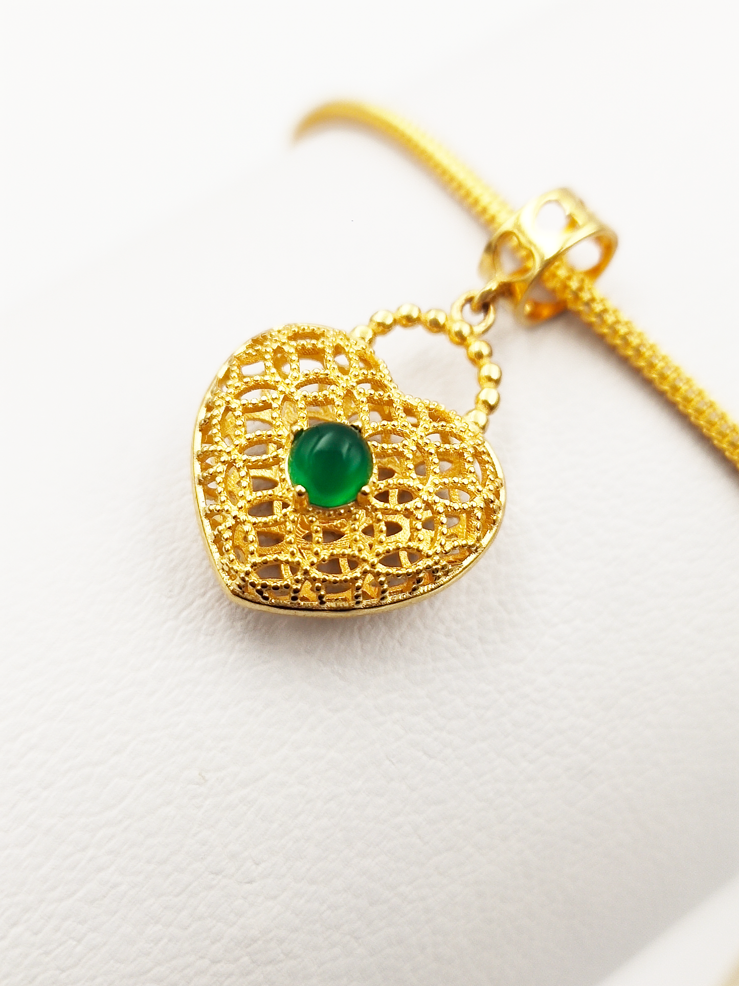 916 heart with green pendant