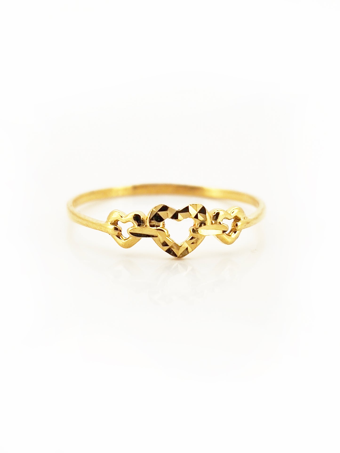 916 3 Heart Ring