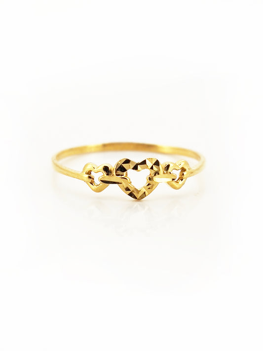 916 3 Heart Ring