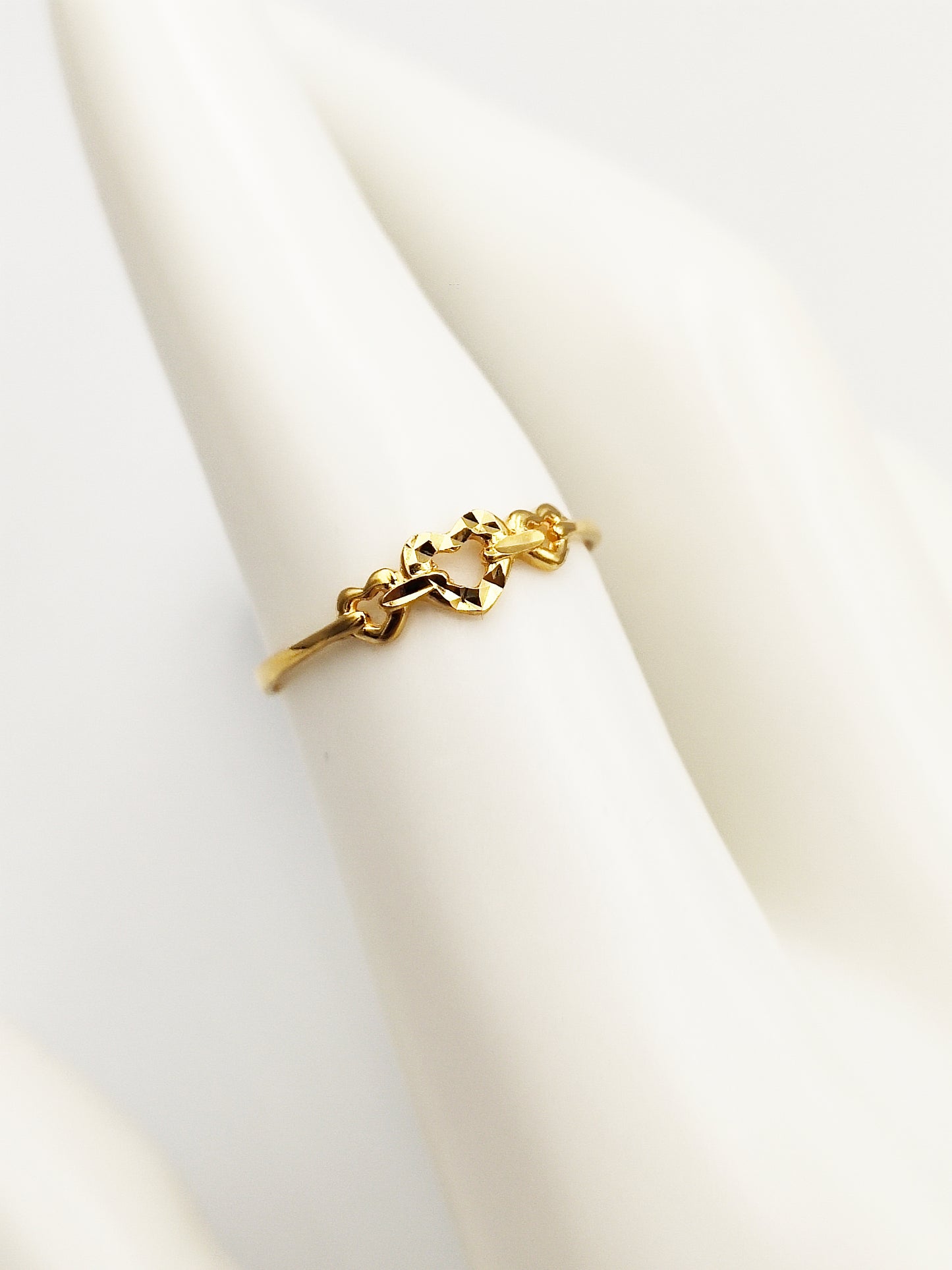916 3 Heart Ring