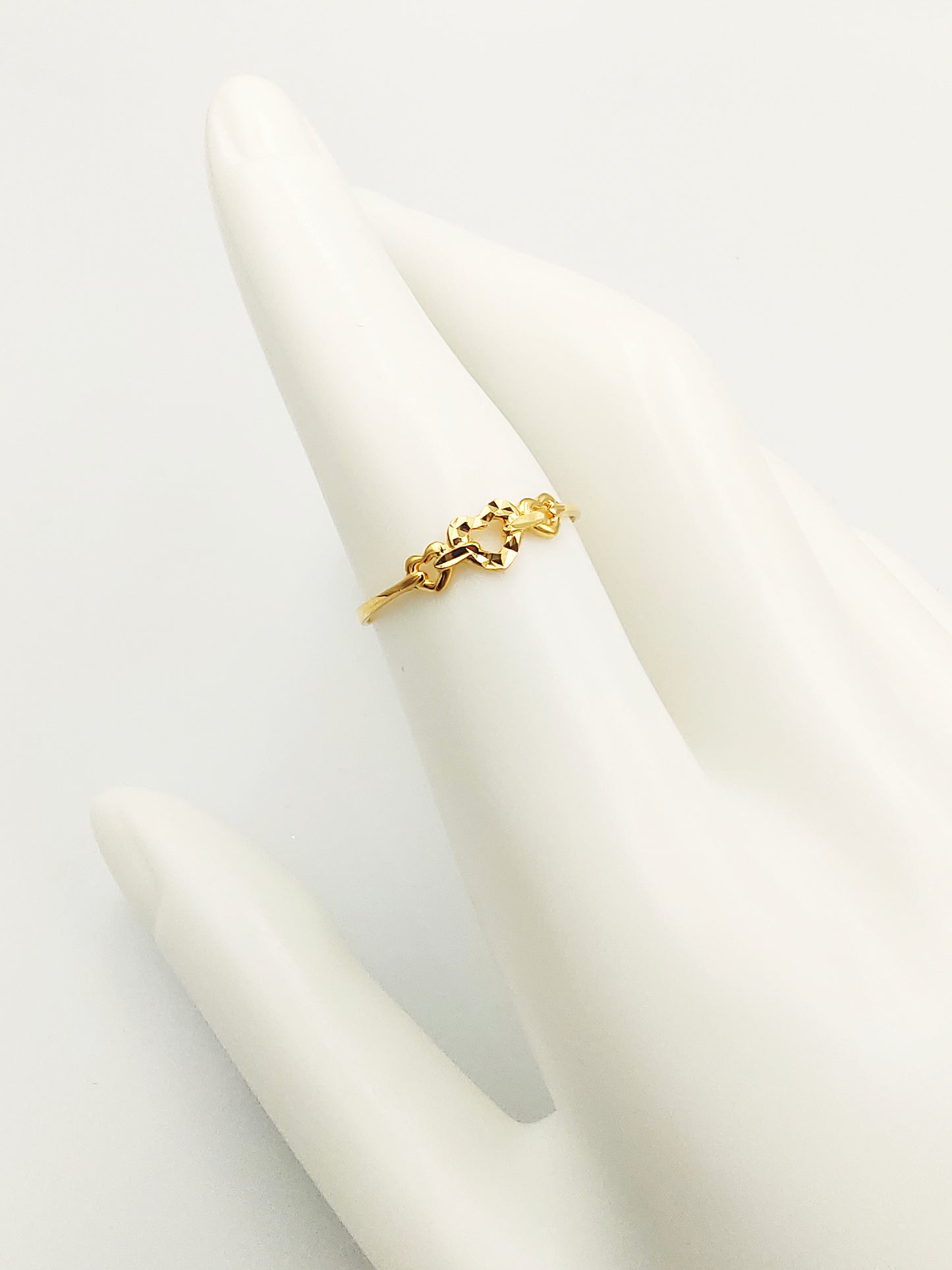 916 3 Heart Ring