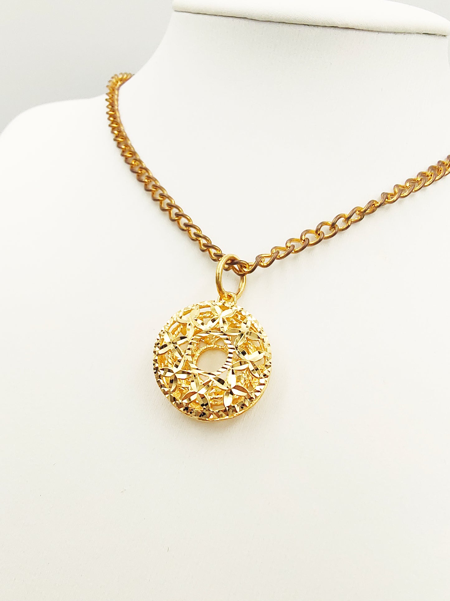 916 Hollow Bird Nest Pendant