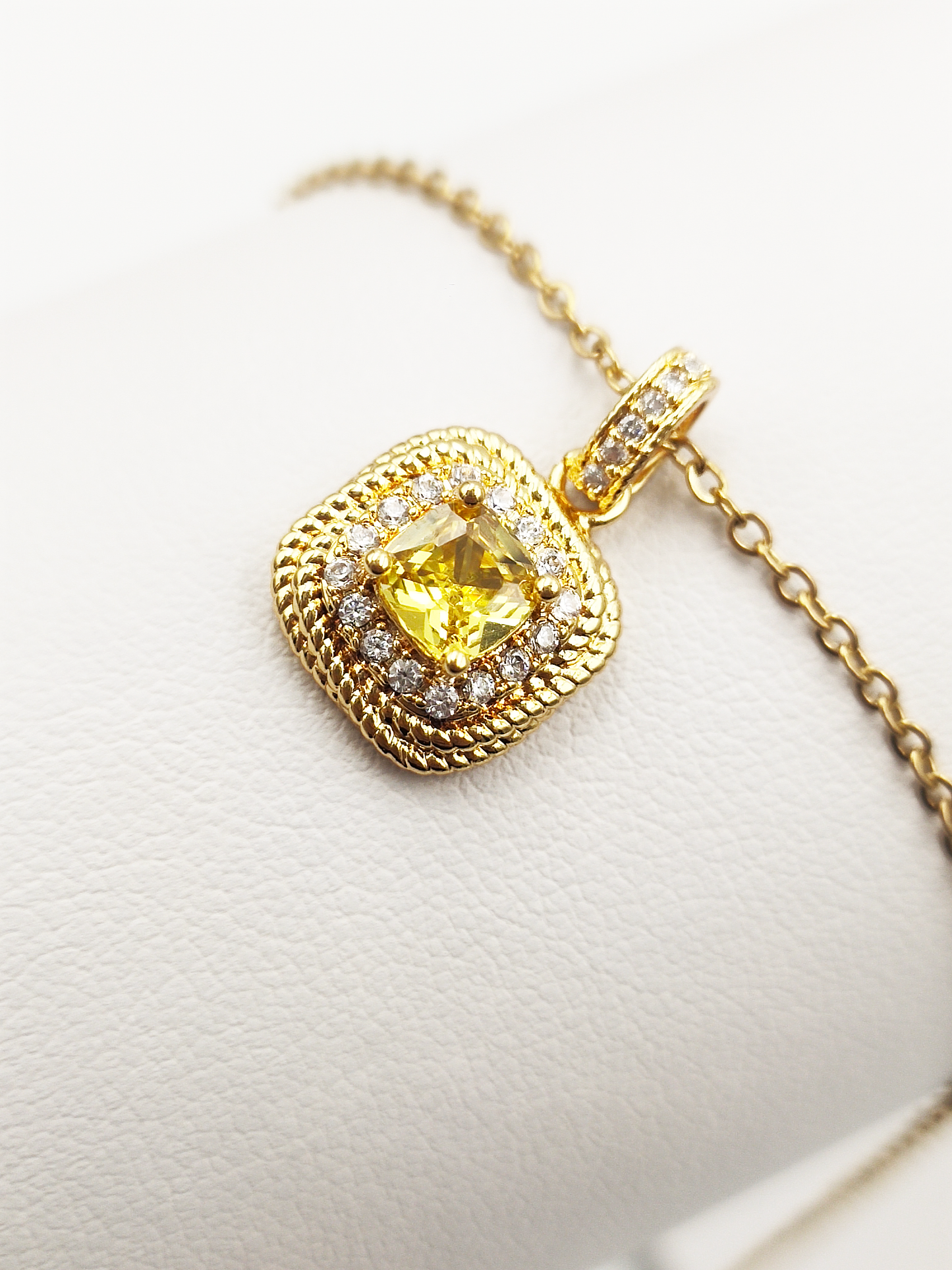 Titanium/Gold Plated Citron Pendent & Chain set ($66 take away)