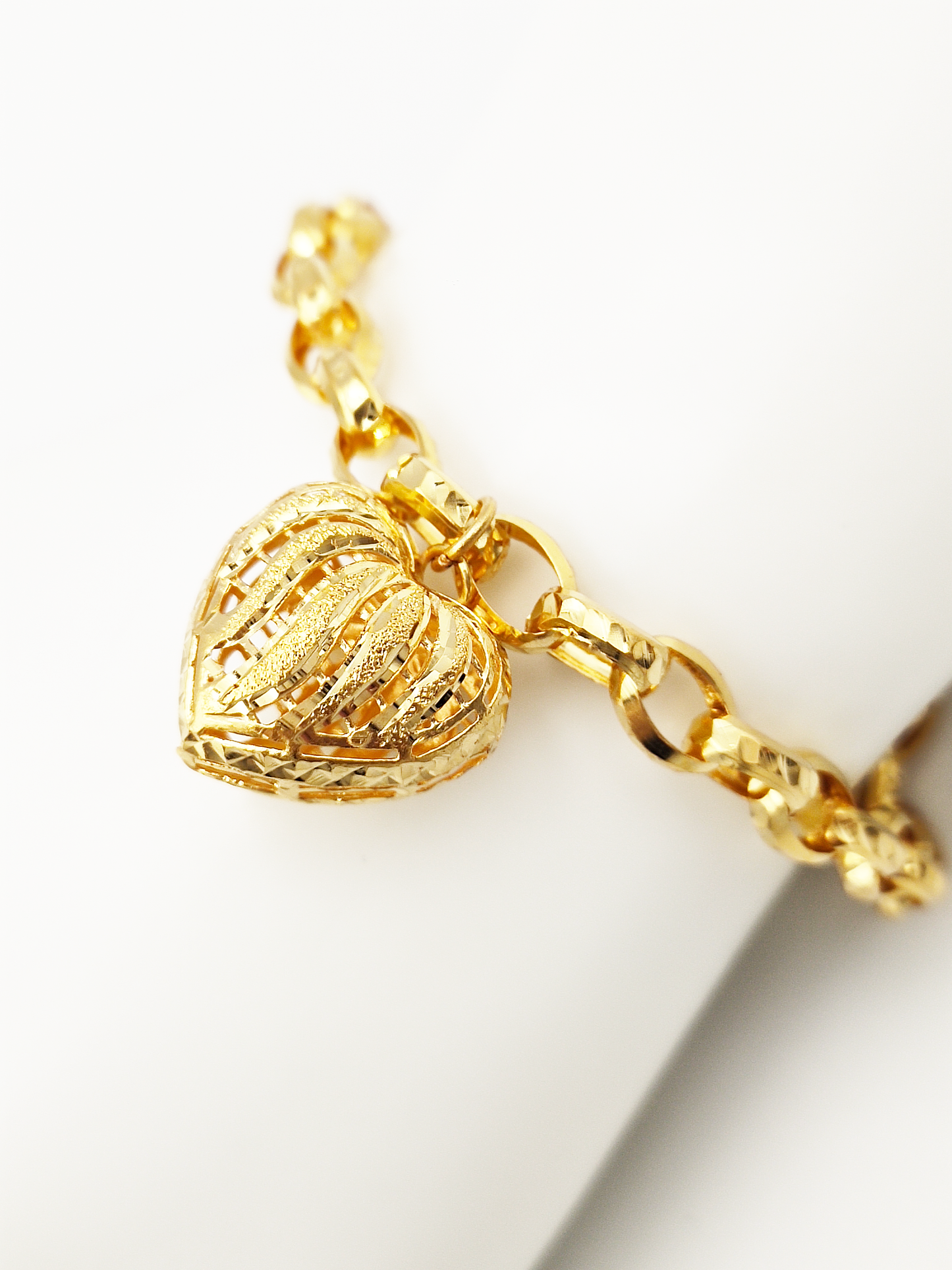 916 Siput Heart Dangling Bracelet