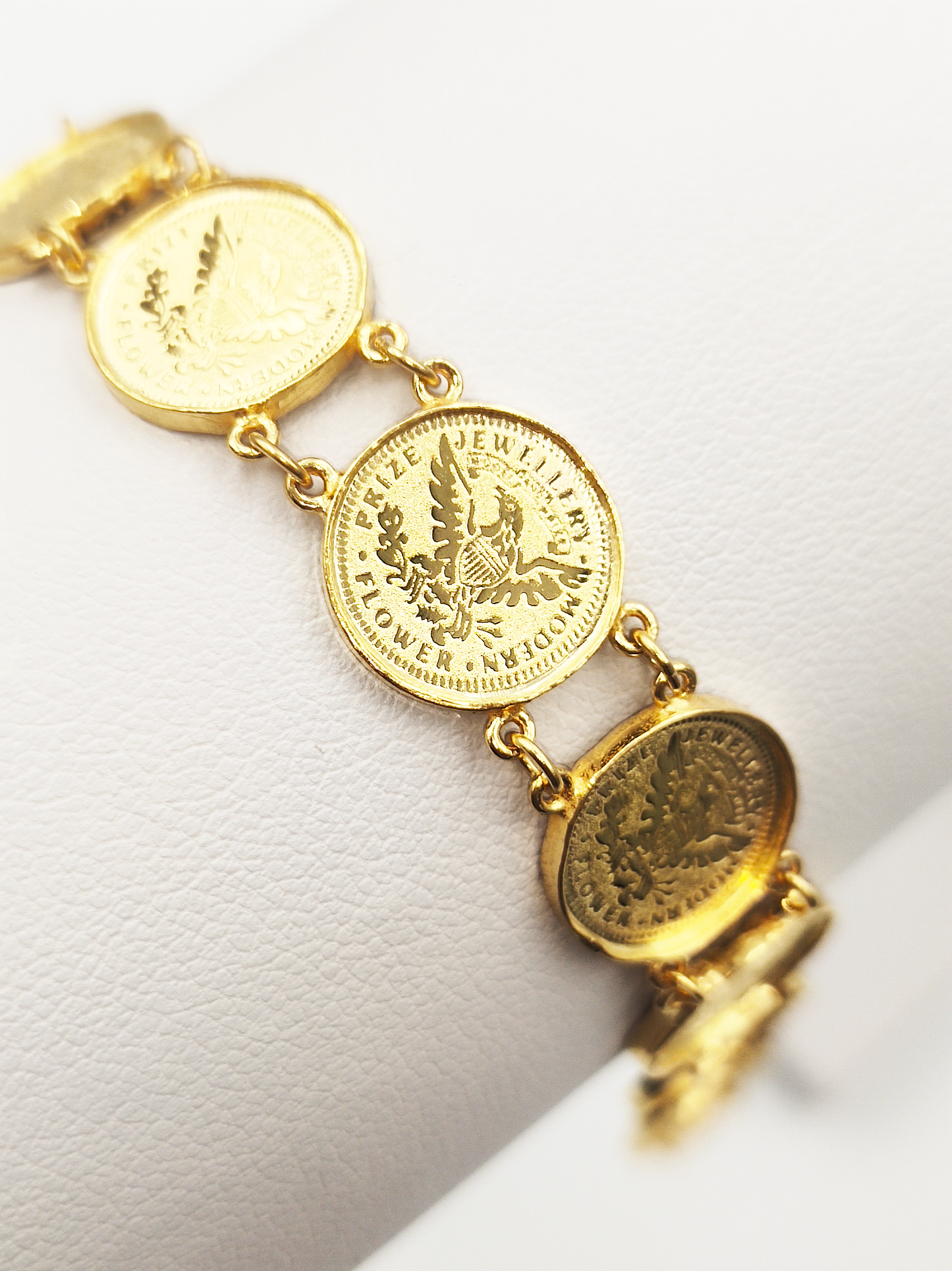 916 Queen Coin Bracelet