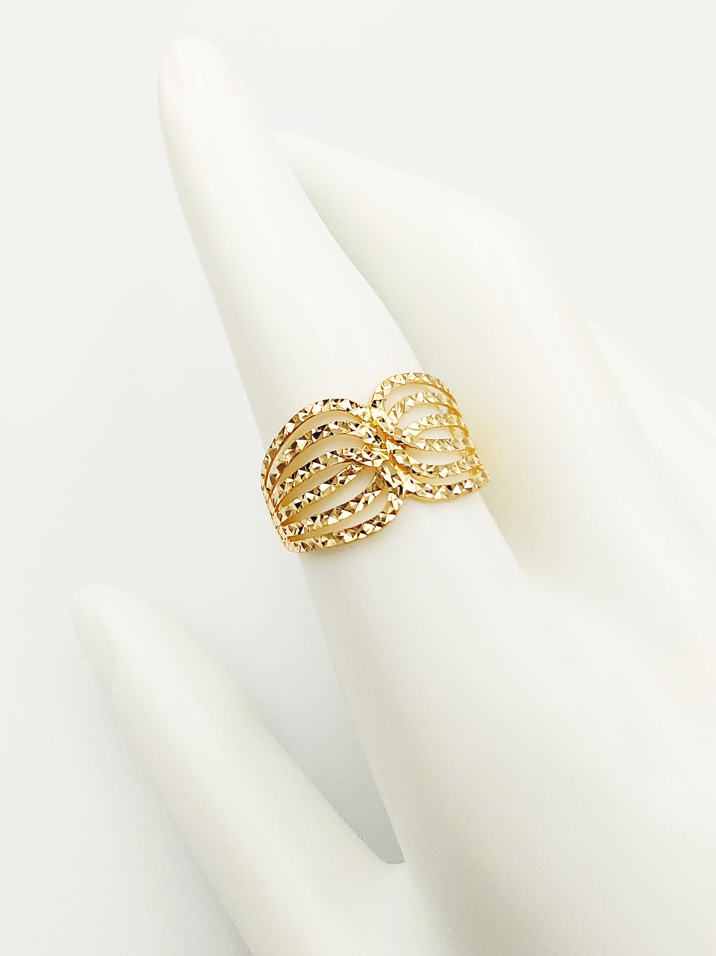 916 Gold Butterfly Ring
