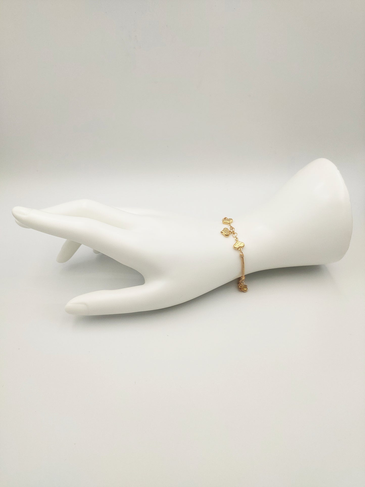 916 Gold Dragon Heart Bracelet (5 Heart)