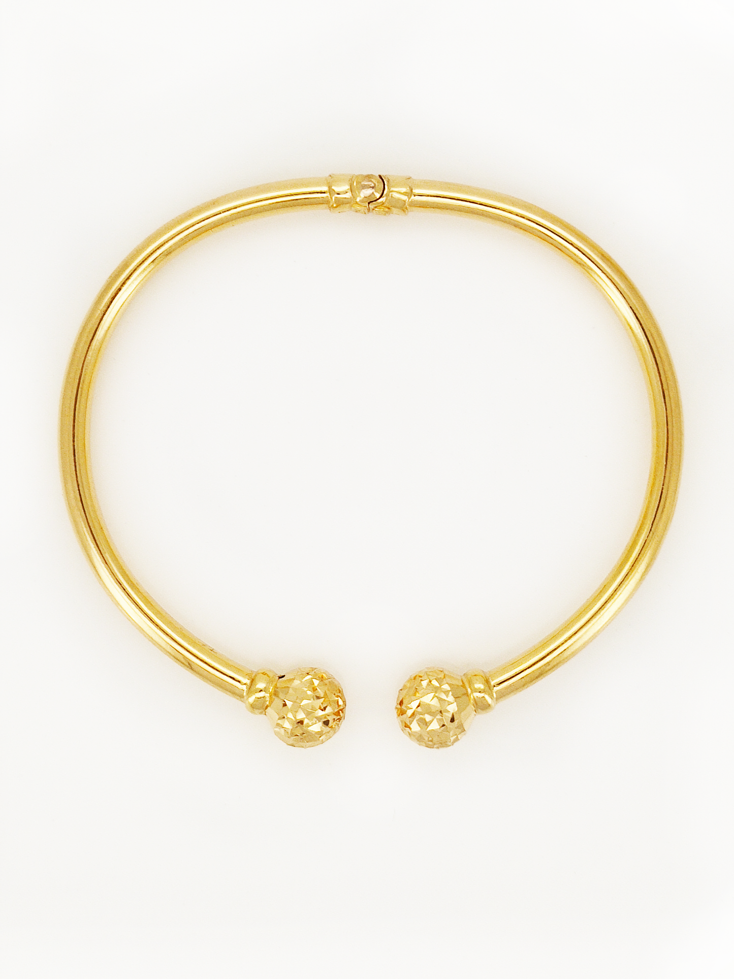 916 Diamond Cut Bangle