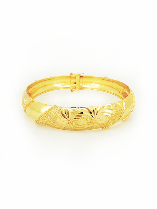 916 Gold Bangle