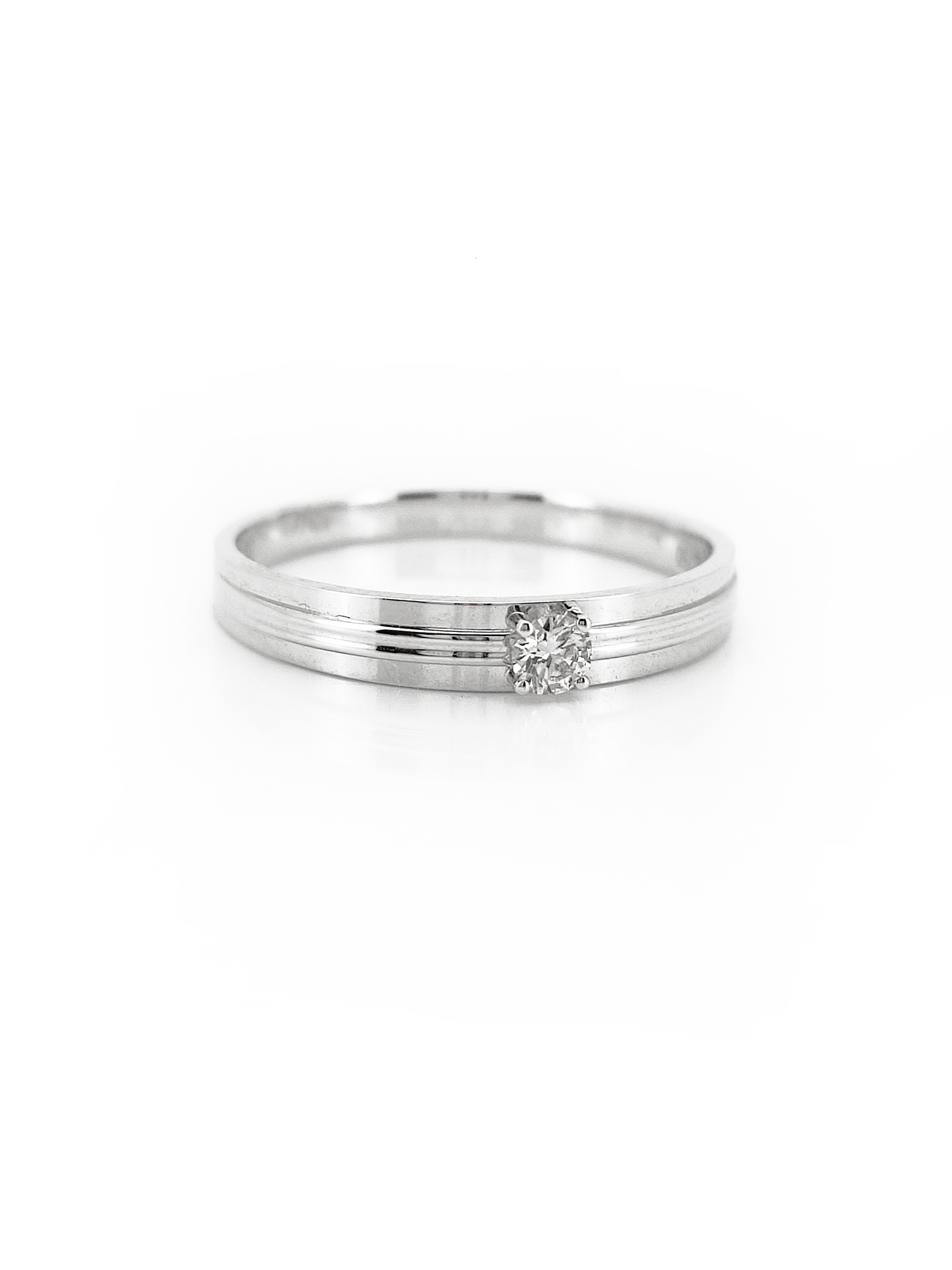 White Gold Ring With Diamond