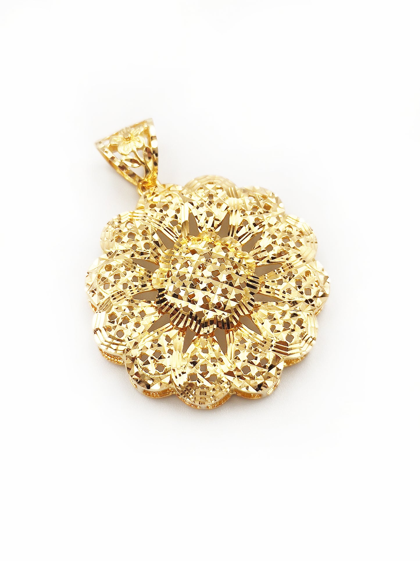 916 Big Flower Pendant