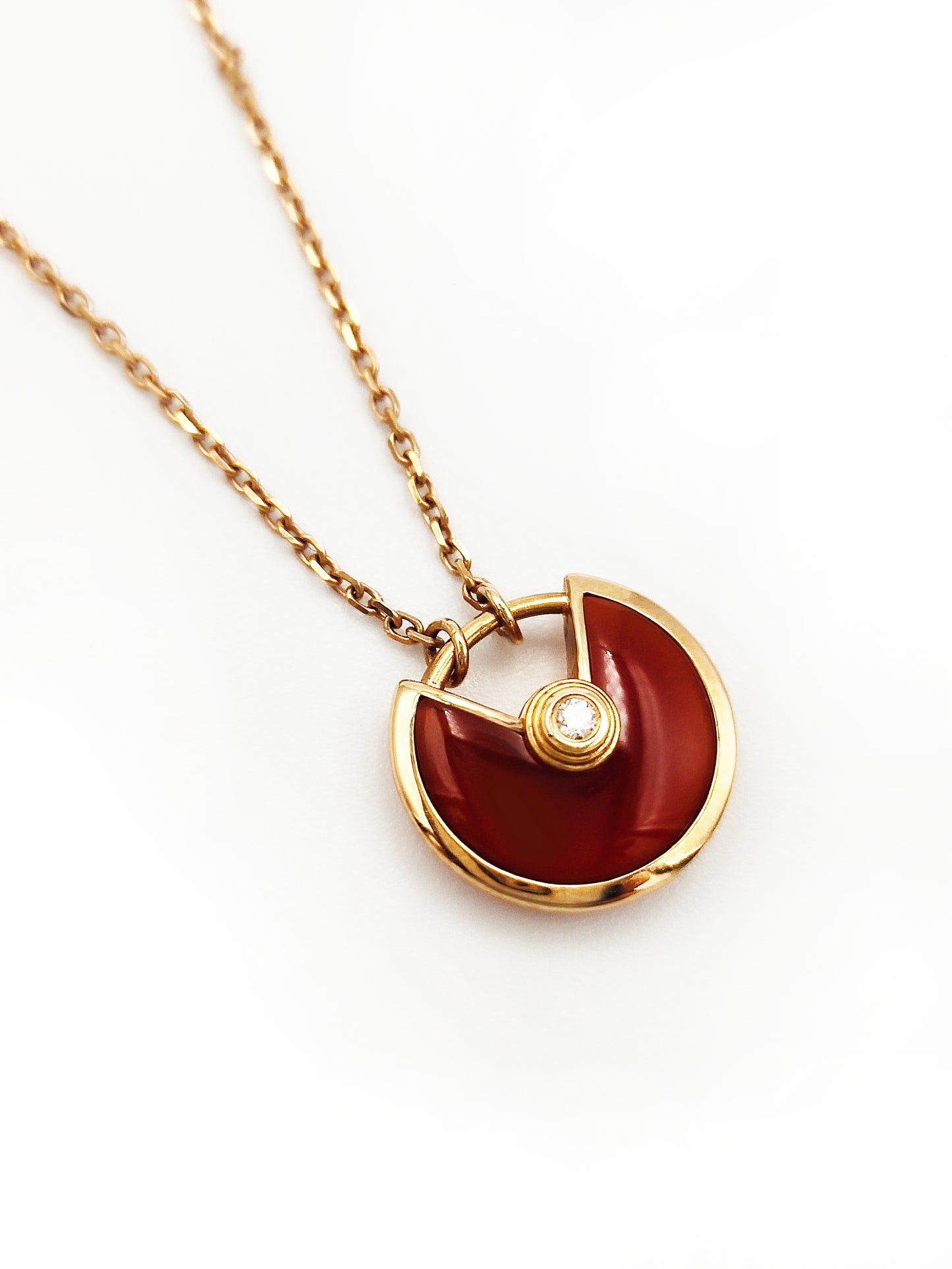 18K Designer Red Round