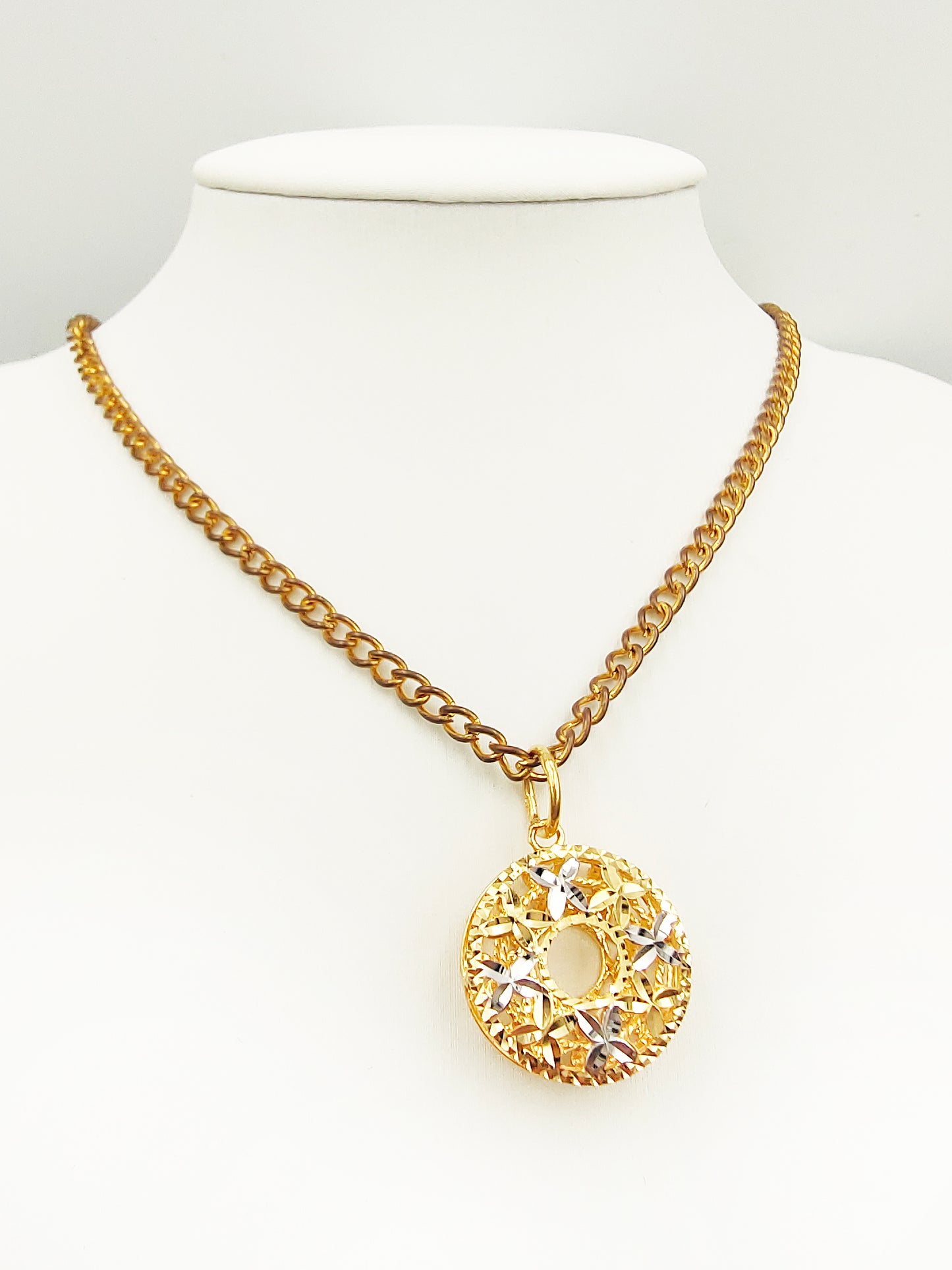 916 Two Tune Bird Nest Pendant