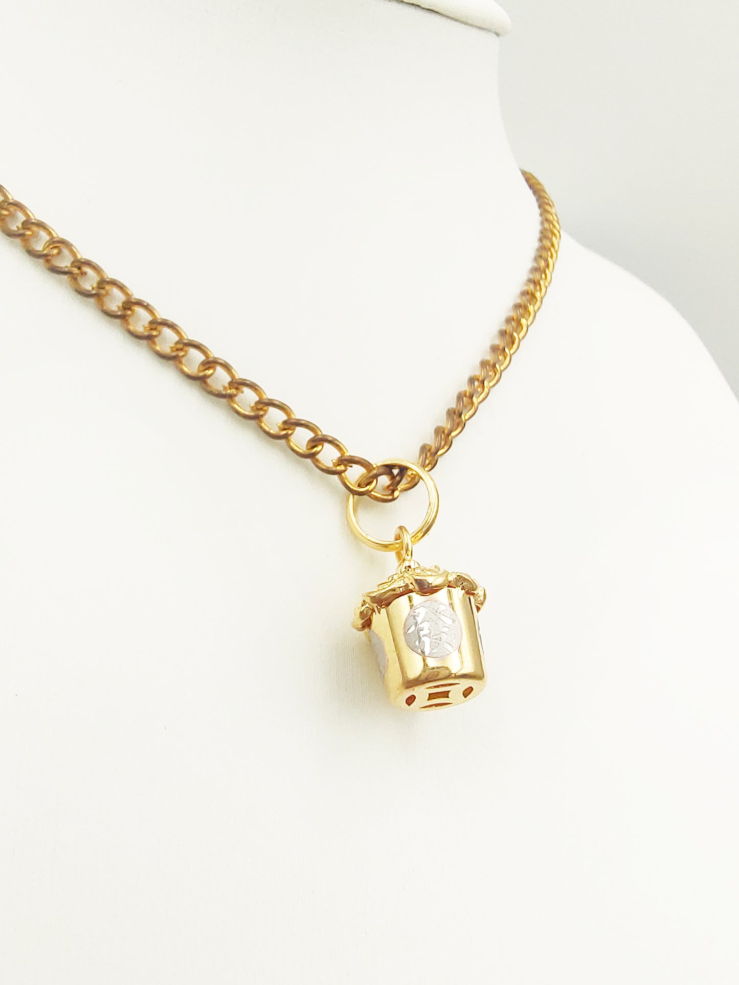 916 Fortune Bucket Pendant