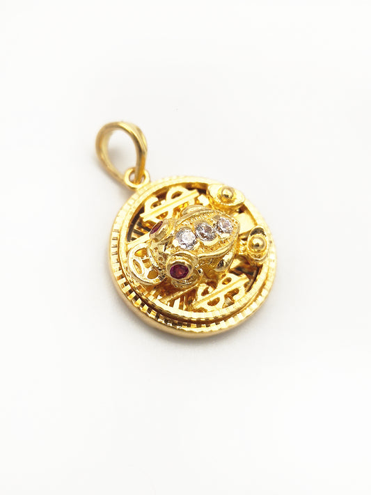 916 Spinning Toad Pendant