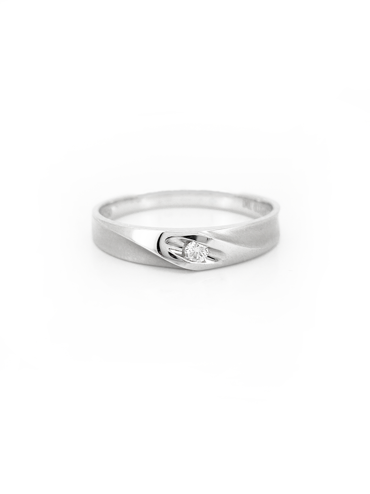 White Gold Ring With Diamond 0.031CT & 0.063CT