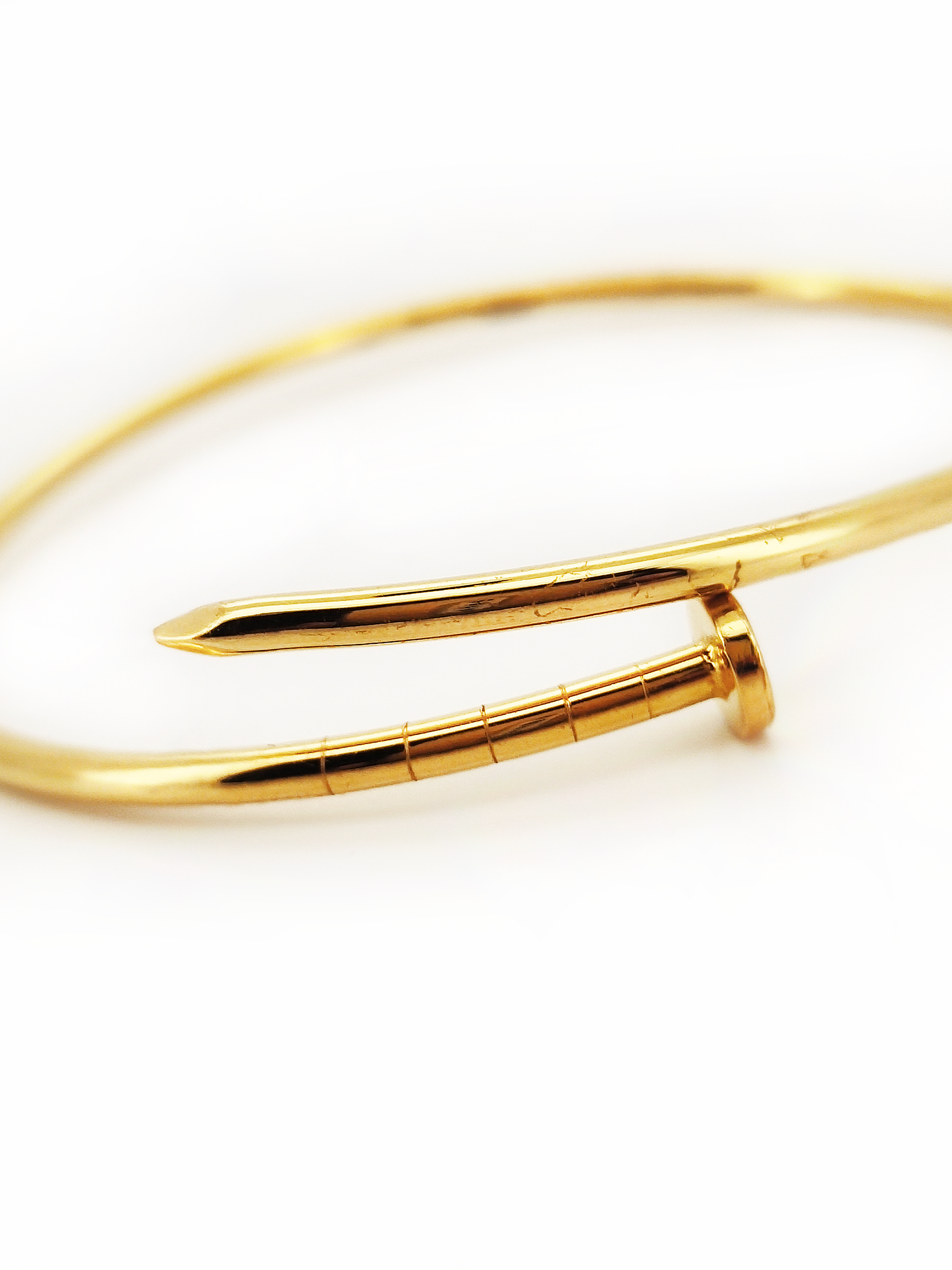 916 Nail Bangle